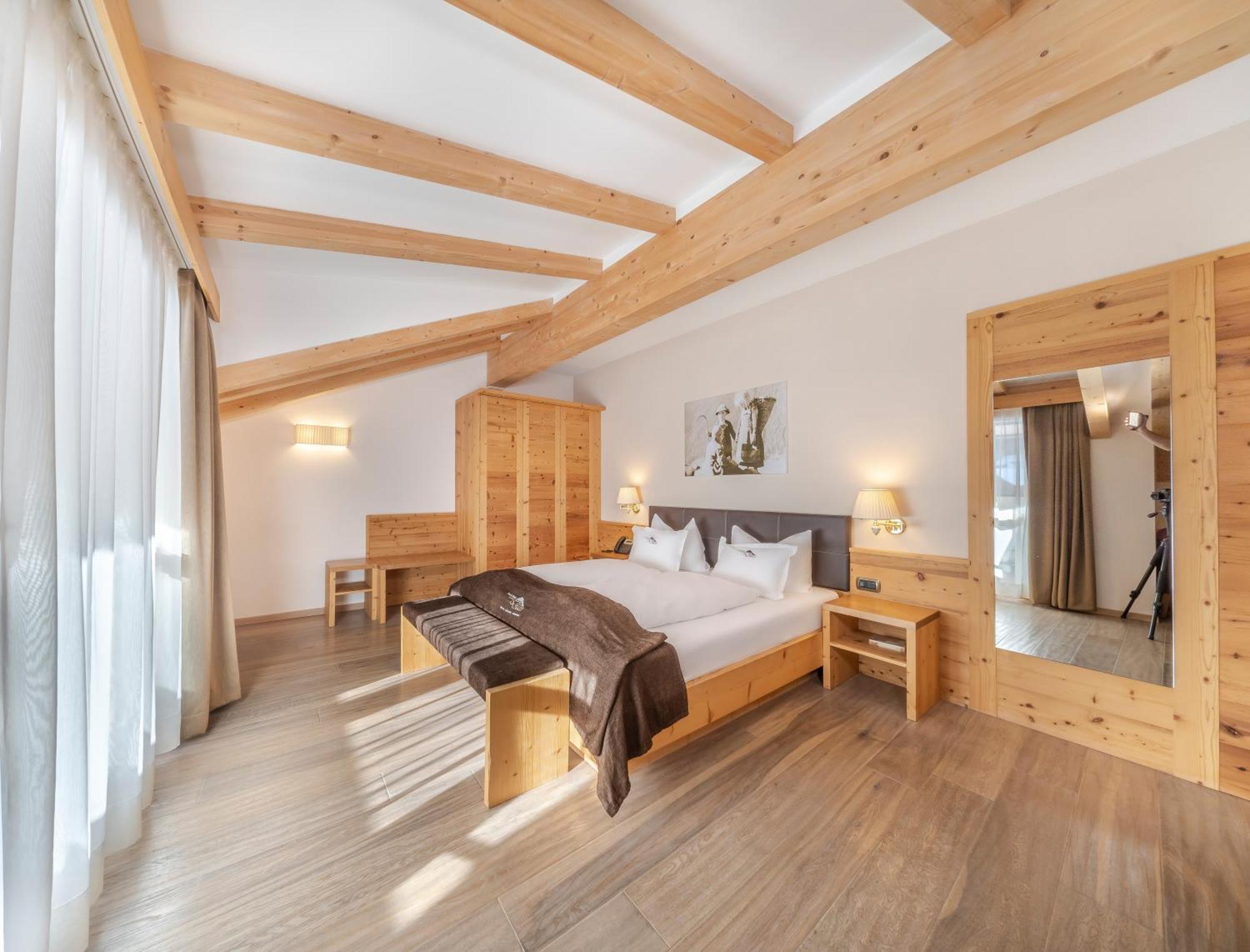 Hotel Chalet Dlaces Селва ди Вал Гардена Екстериор снимка